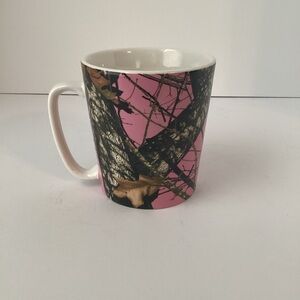 MOSSY OAK: pink break up camouflage coffee mug, 16 oz